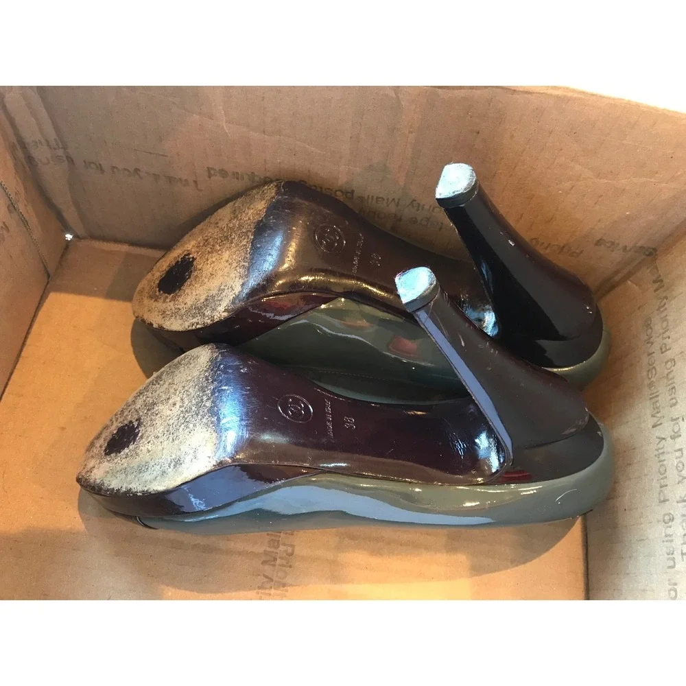 Chanel Patent Leather Cap Toe Platform Pumps Gray & Burgundy Made in Italy SZ 38